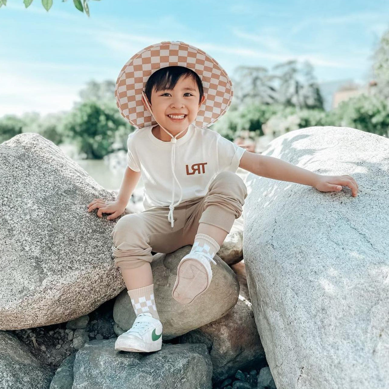 DOPE THREADS SWELL DAYS TEE