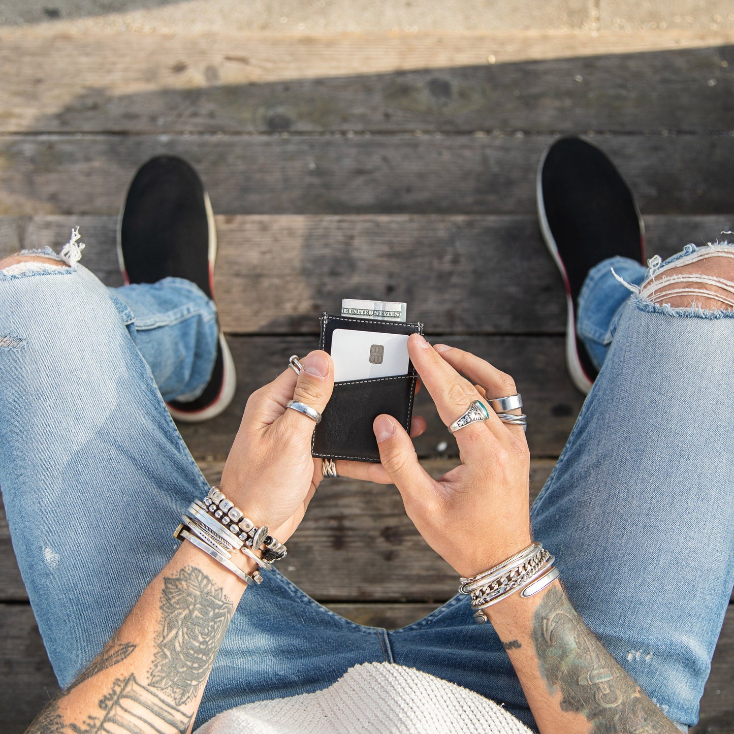 Minimalist Wallet with RFID Protection - Black