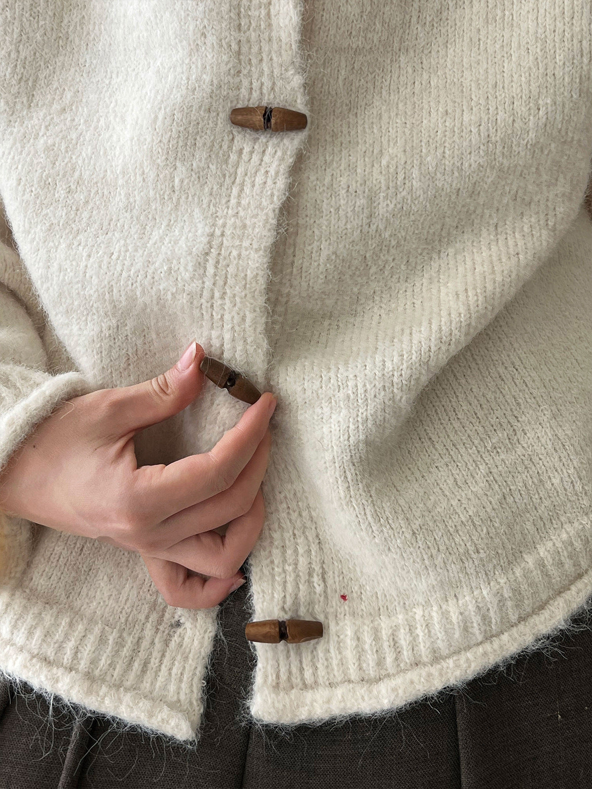Horn Button Knitted cardigan